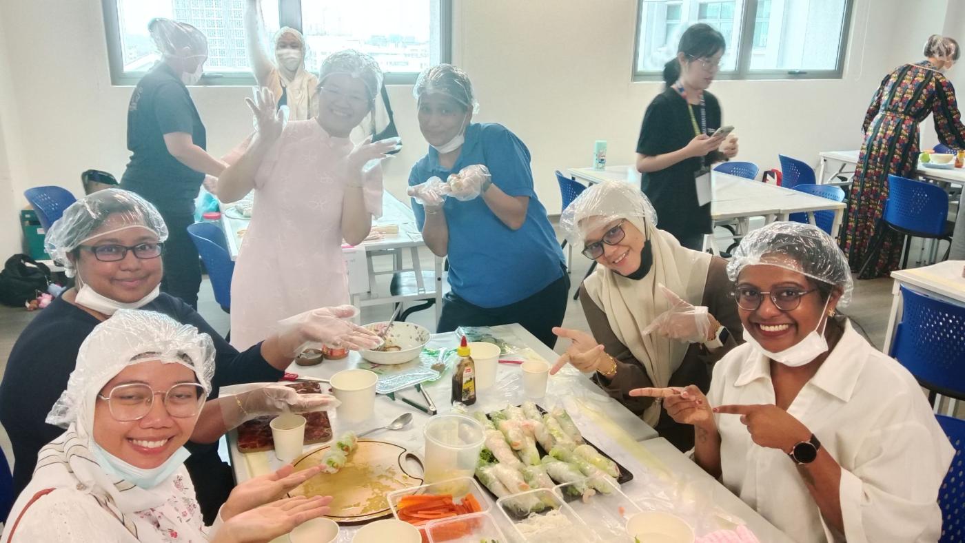 ‘Jom Makan’ - Flavours of Language: Using Food to Teach English and Cultural Competence