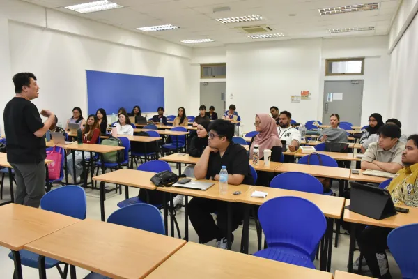 "Are You Ready to Step Up and Lead?" with Daryl Ooi