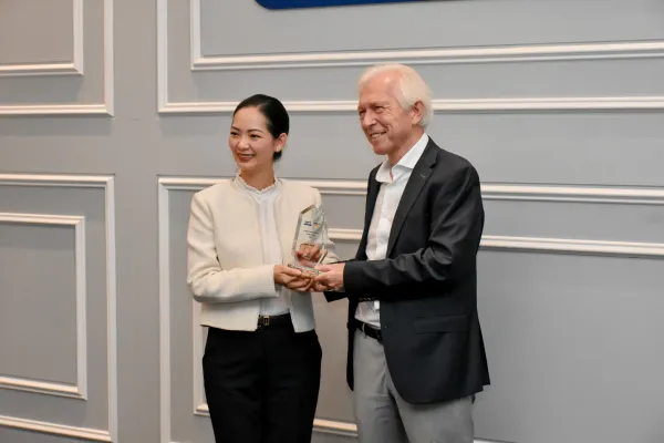 Sunway Distinguished Alumni Award to Her Excellency Nimul Cham