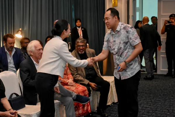 Sunway Distinguished Alumni Award to Her Excellency Nimul Cham