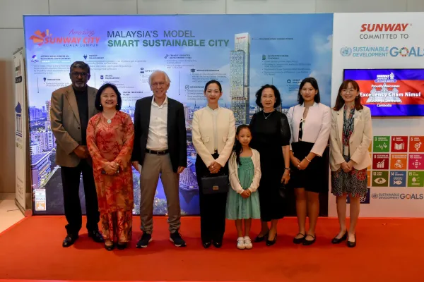 Sunway Distinguished Alumni Award to Her Excellency Nimul Cham