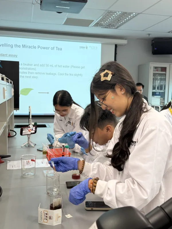 Bridging Can Tho University, Elite High School and Sunway Through Science