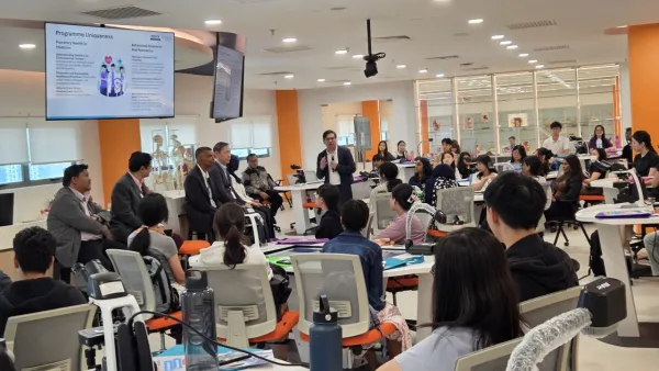 Pre-University Students Explore Careers in Medicine