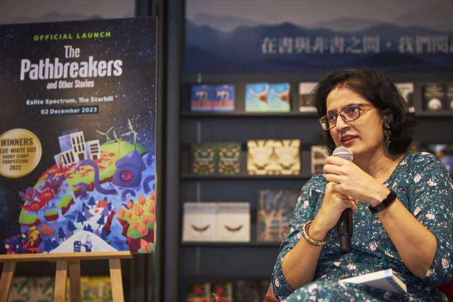 Aneeta Sundararaj, our Top 20 winner and author of “Nusantara Crimes”, providing words of wisdom and motivation during the forum.