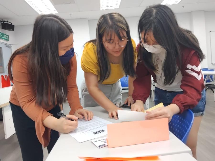 Step into this Escape Room with Your Thinking Caps On