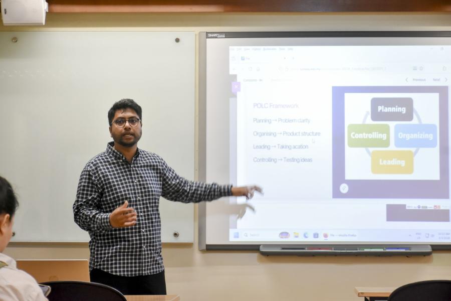 From Idea to Execution: Digital Entrepreneurship with AI