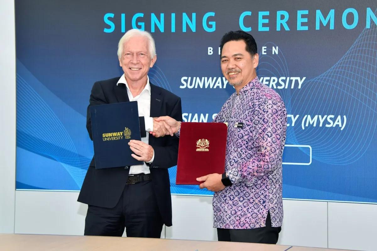Mou Signing