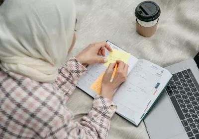 Pre-Reading: Increasing Students’ Absorption and Understanding Lectures During Classes