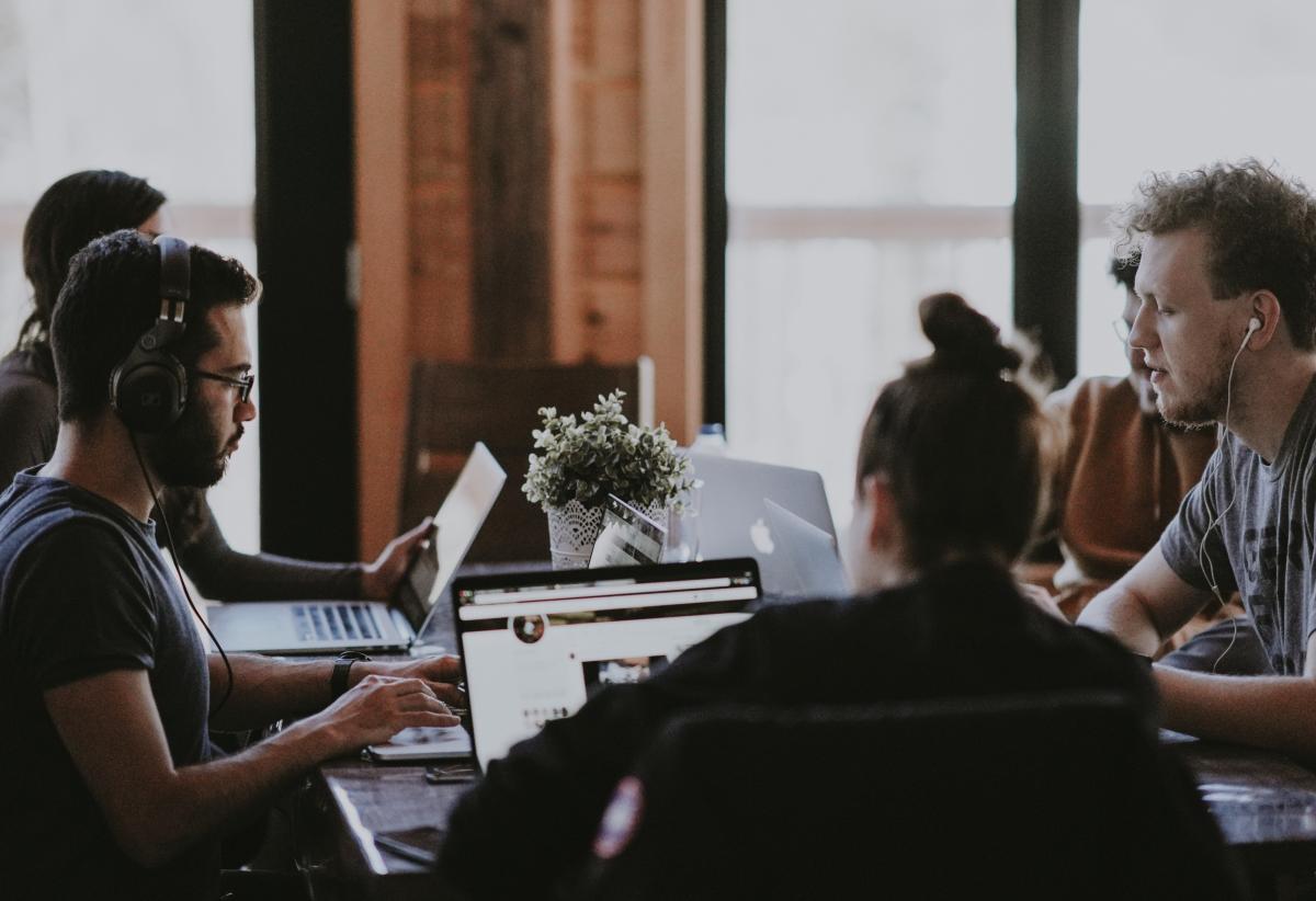 Flipped Learning: Implementation Advantages and Challenges for Engineering Subjects