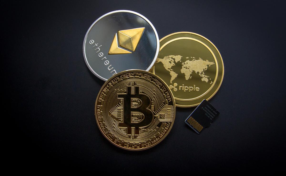 Crypto Currents and Clean Energy: Unravelling Financial Interdependencies